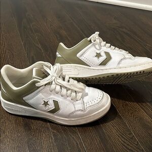 Converse Weapon white tan sneakers 80s throwback mens-big boys  6.5 All Star